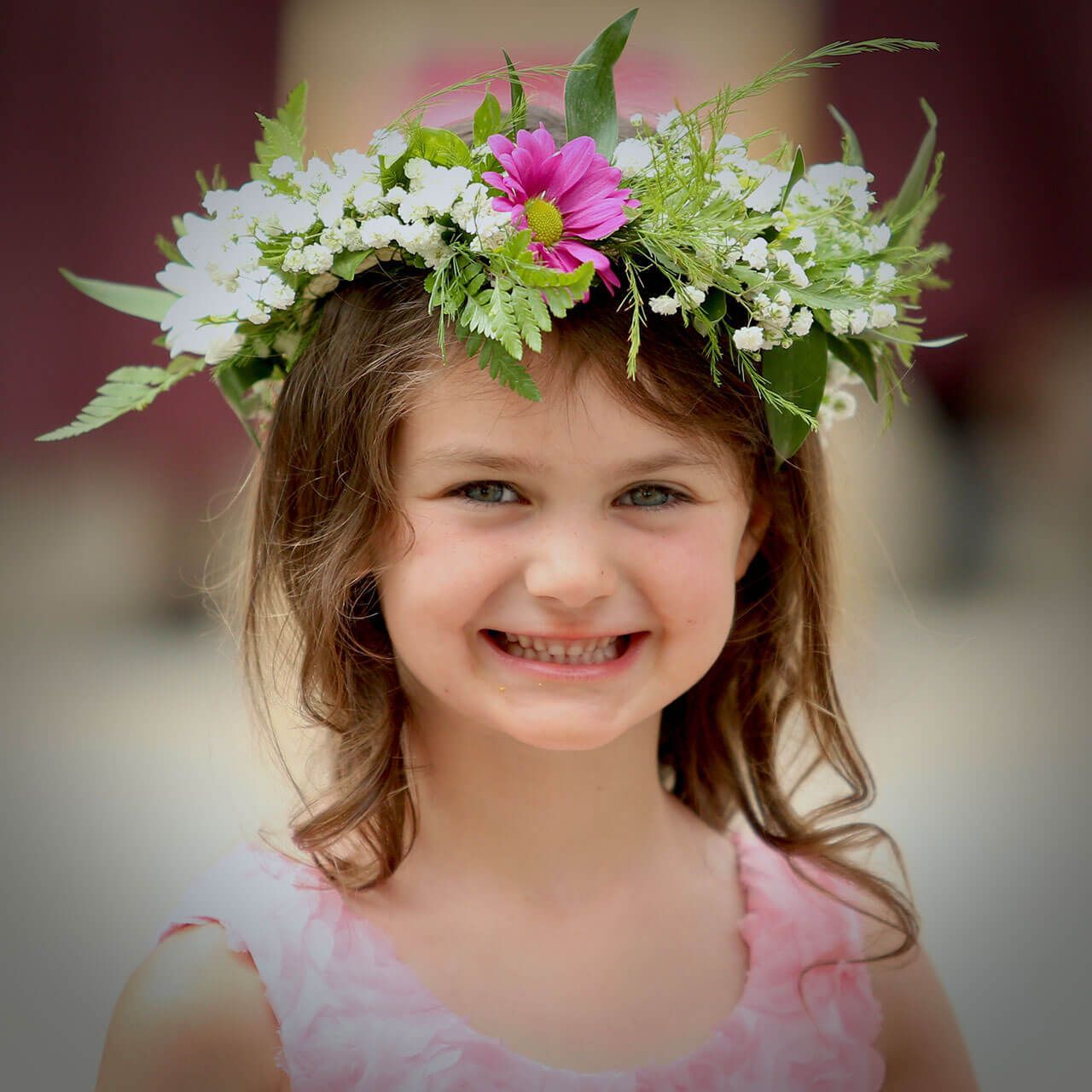 Gammel Dag (2022) - "I Finished My Flower Crown!"